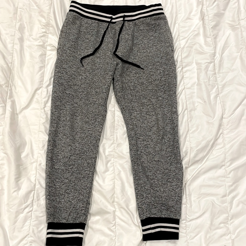 AMERICAN EAGLE BLACK AND WHITE HERRINGBONE JOGGER MENS SZ MEDIUM, PREOWNED